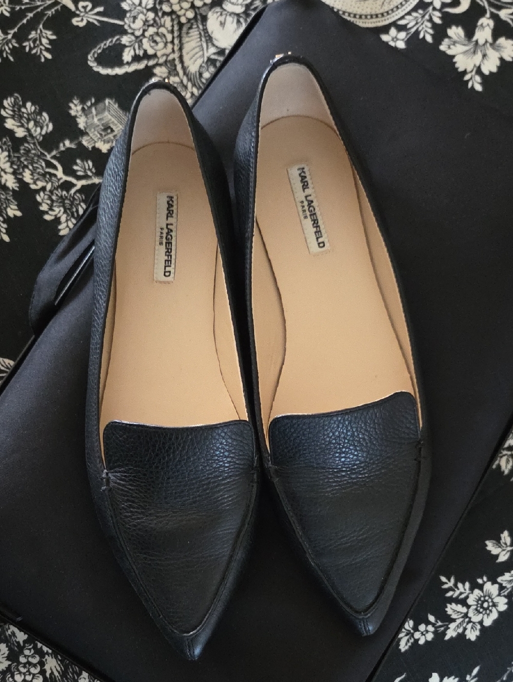 Karl Lagerfeld Black Pointed Leather Flats Never Worn